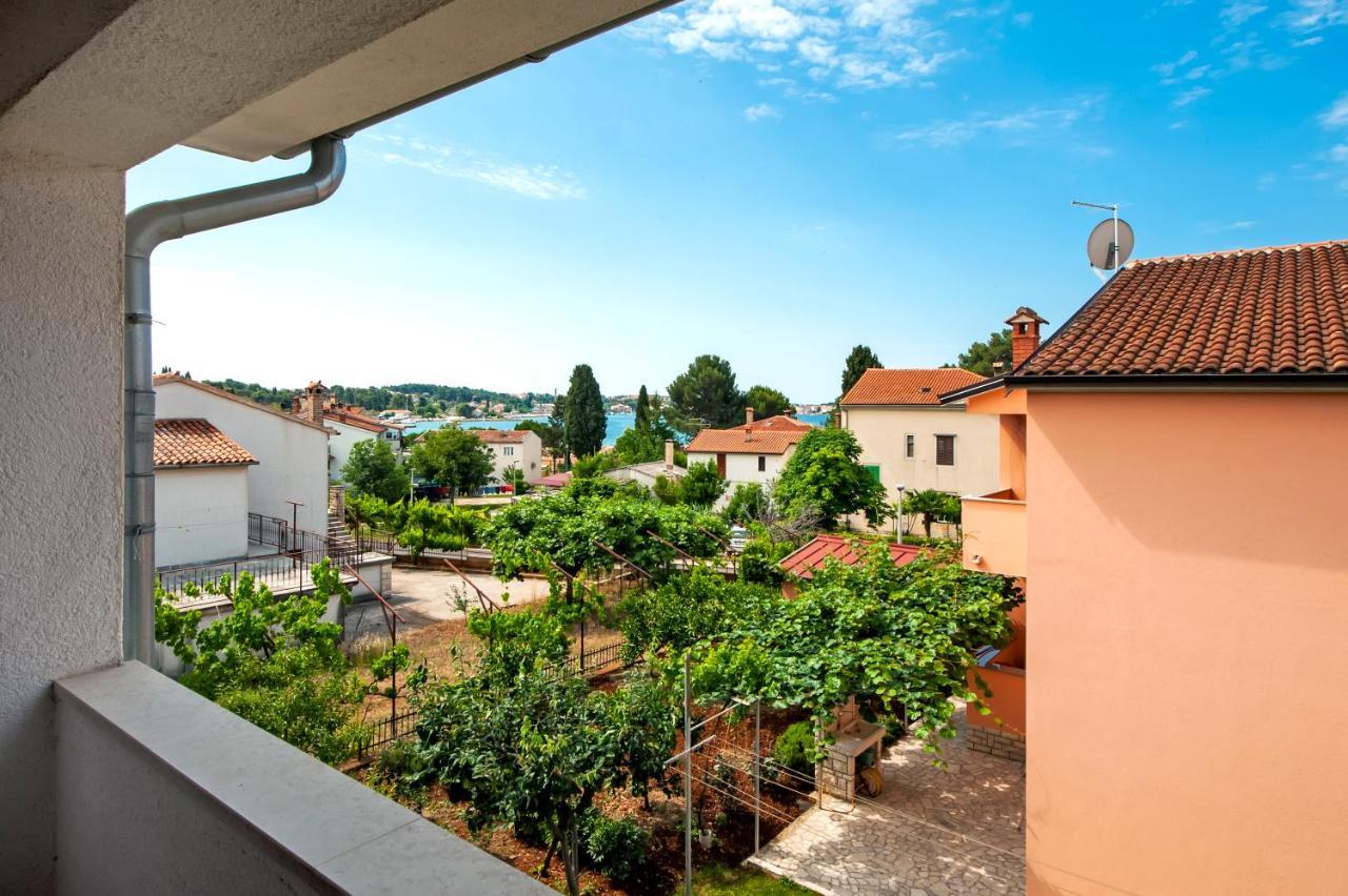 רוביני Apartman Near Beach Pelagic Sea View מראה חיצוני תמונה