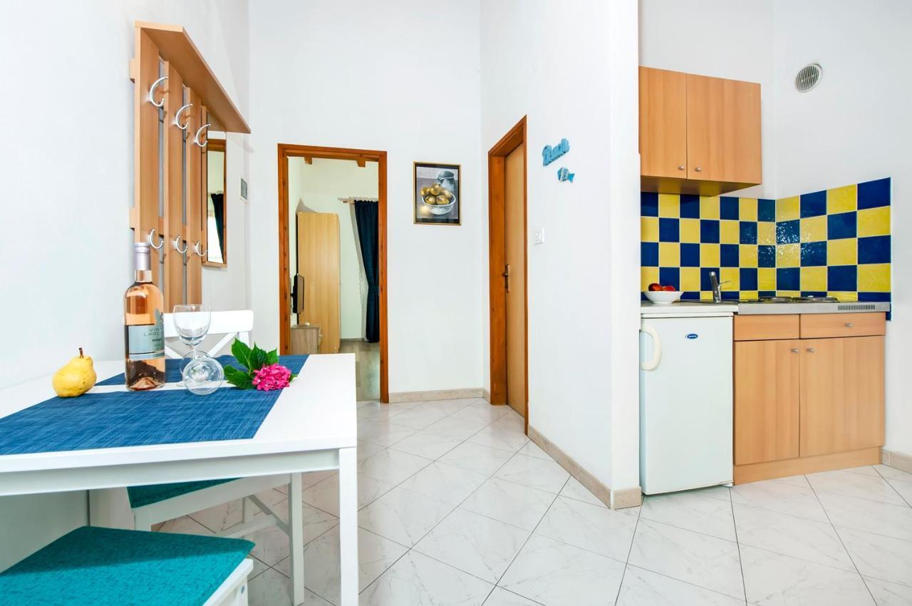 רוביני Apartman Near Beach Pelagic Sea View מראה חיצוני תמונה