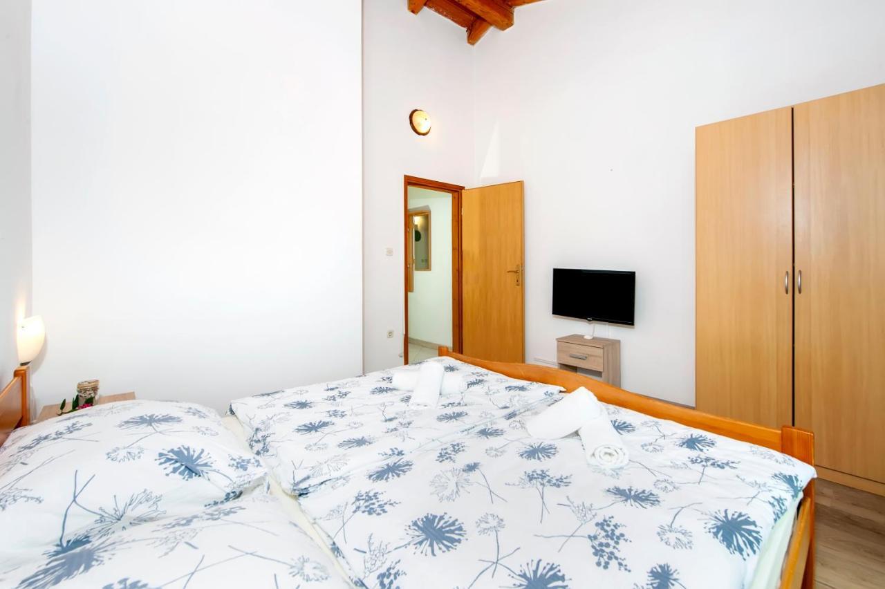 רוביני Apartman Near Beach Pelagic Sea View מראה חיצוני תמונה
